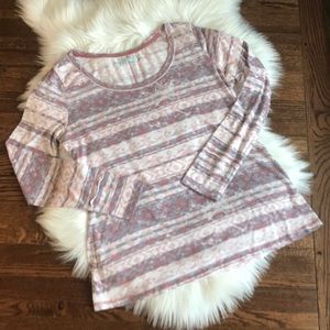 MAURICES AZTEC PRINT LONG SLEEVED TOP-LIKE NEW-XL